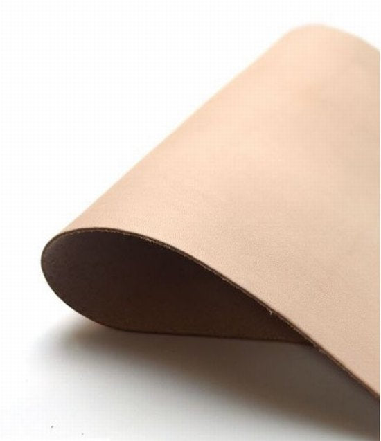 Leather veg tan shoulders 1mm-2mm grade 2 per dm natural colour