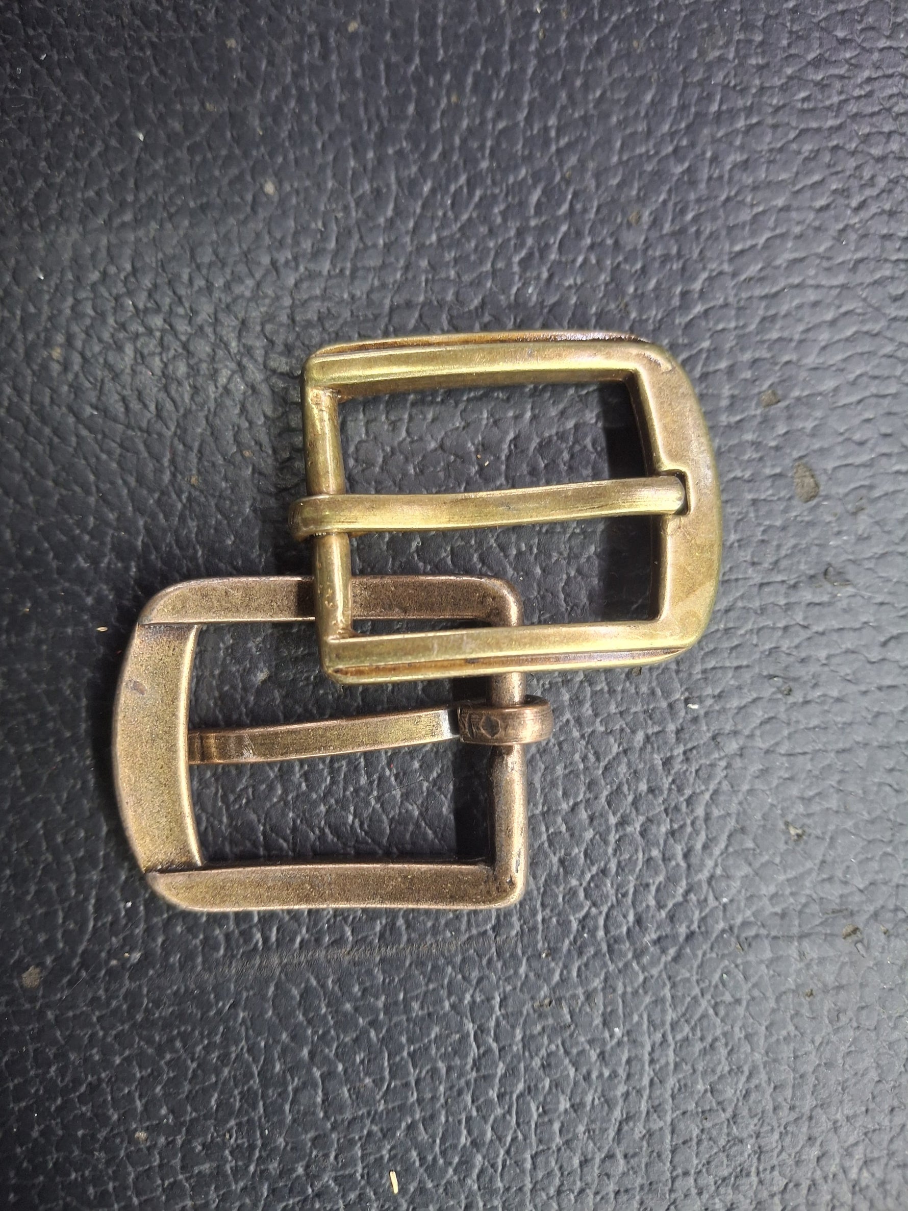 Buckle 25mm Ant Brass Saddle Creek