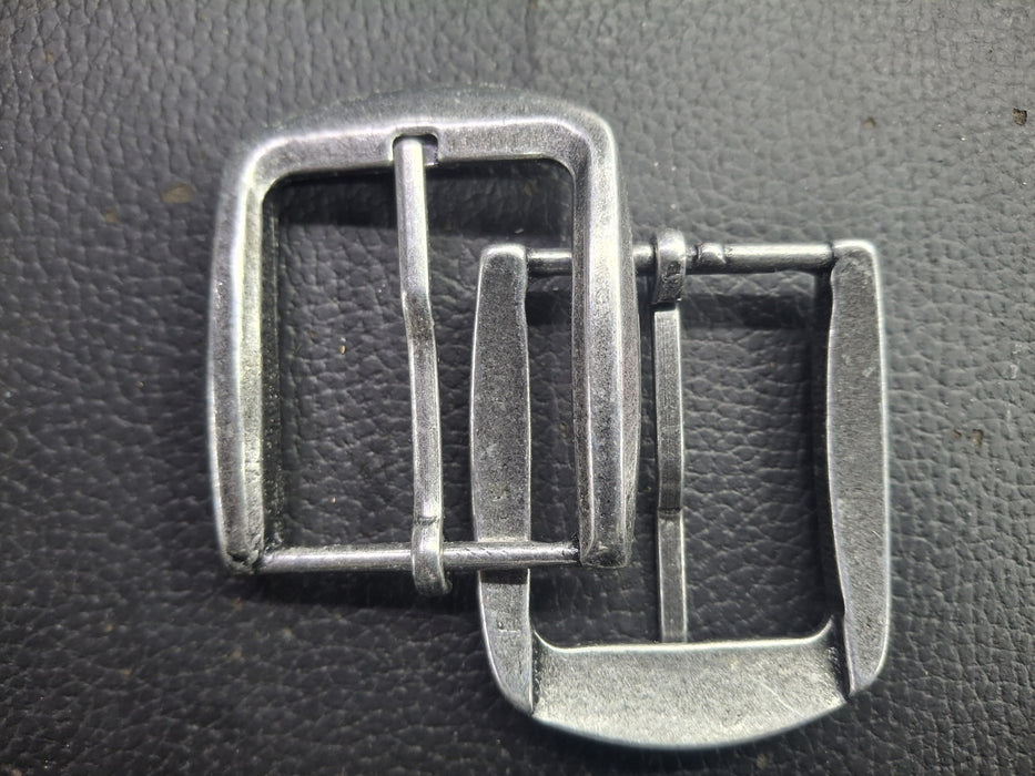 Buckle 40mm antique silver saddle creek