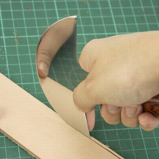 Ivan round knife medium