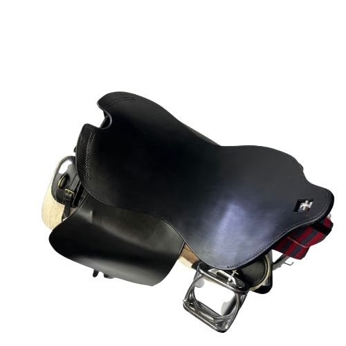 Saddle military with felt