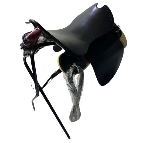 Saddle military with felt