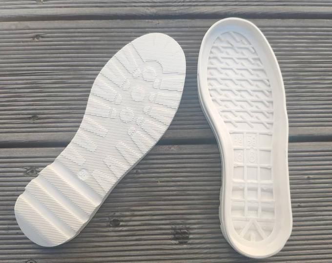 Sole shuttle tekkie white