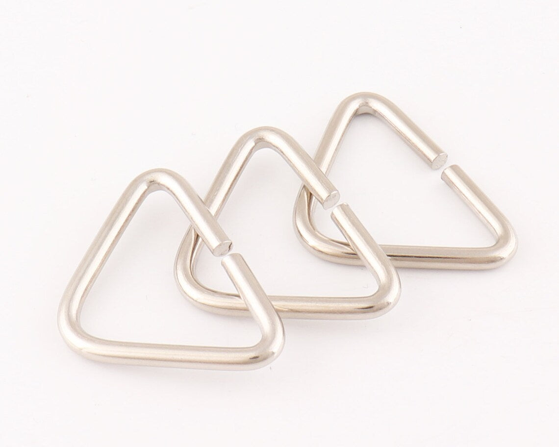 Triangle 38mm silver 38x33x4mm