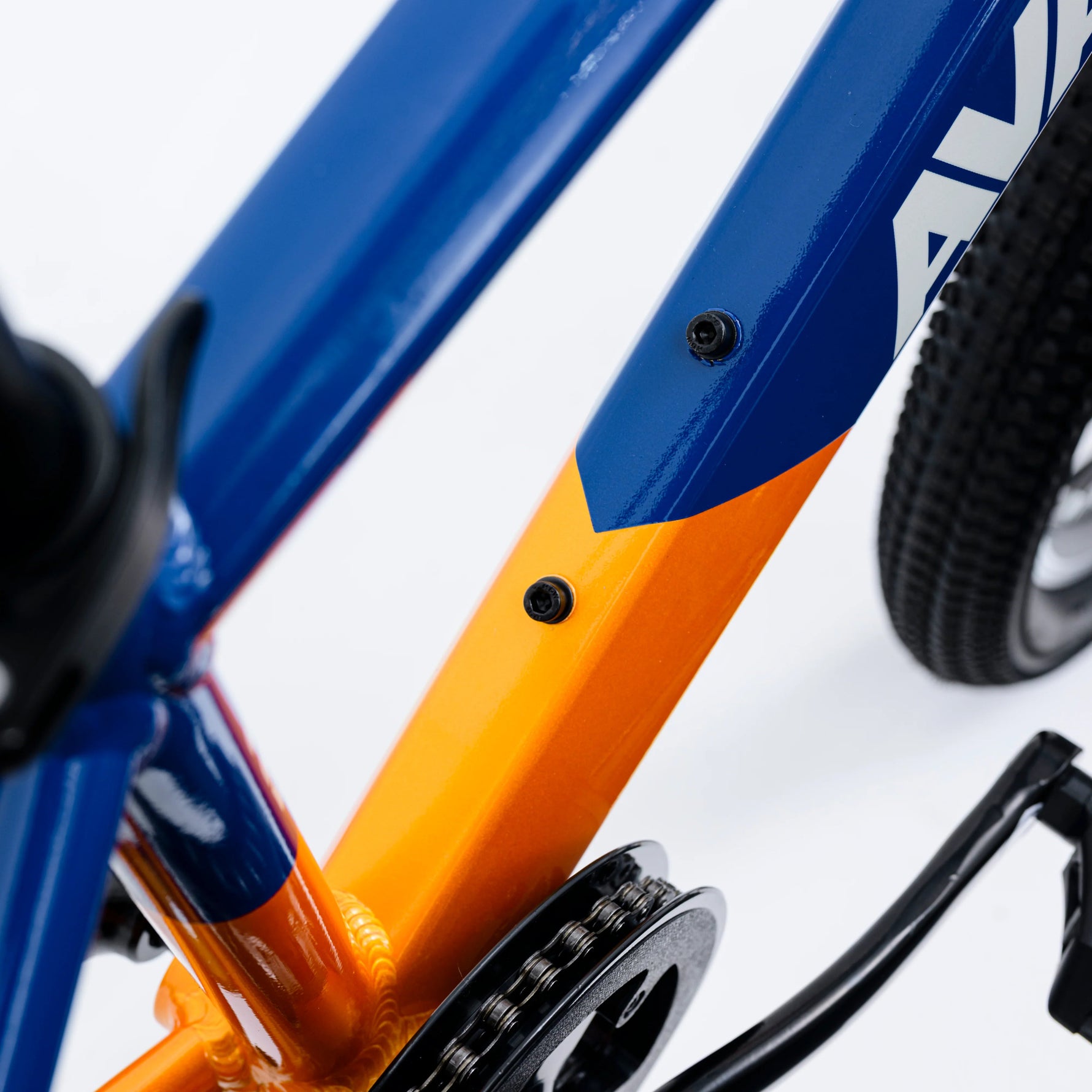 Avalanche cosmic  24 inch bike Boys Blue/Orange