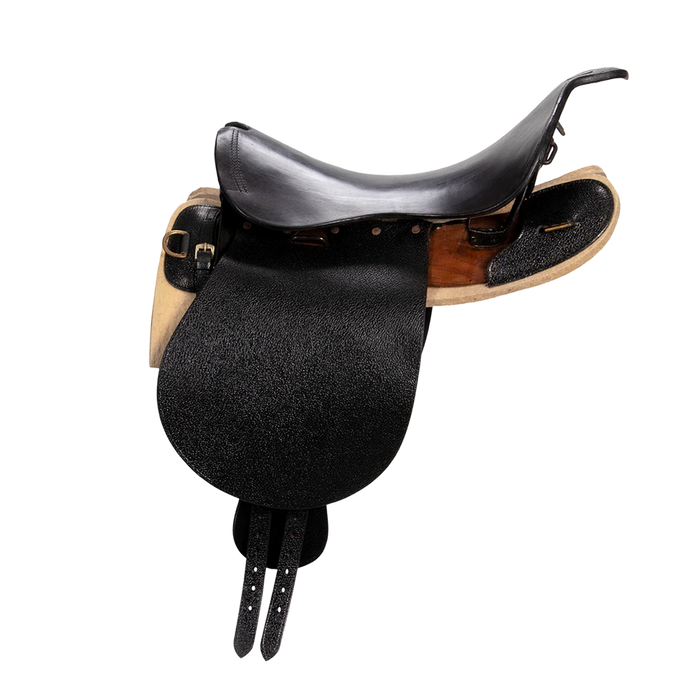 Saddle military with felt