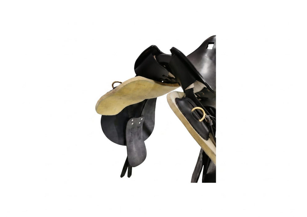 Saddle military with suede cushion