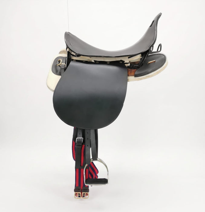 Saddle military with suede cushion