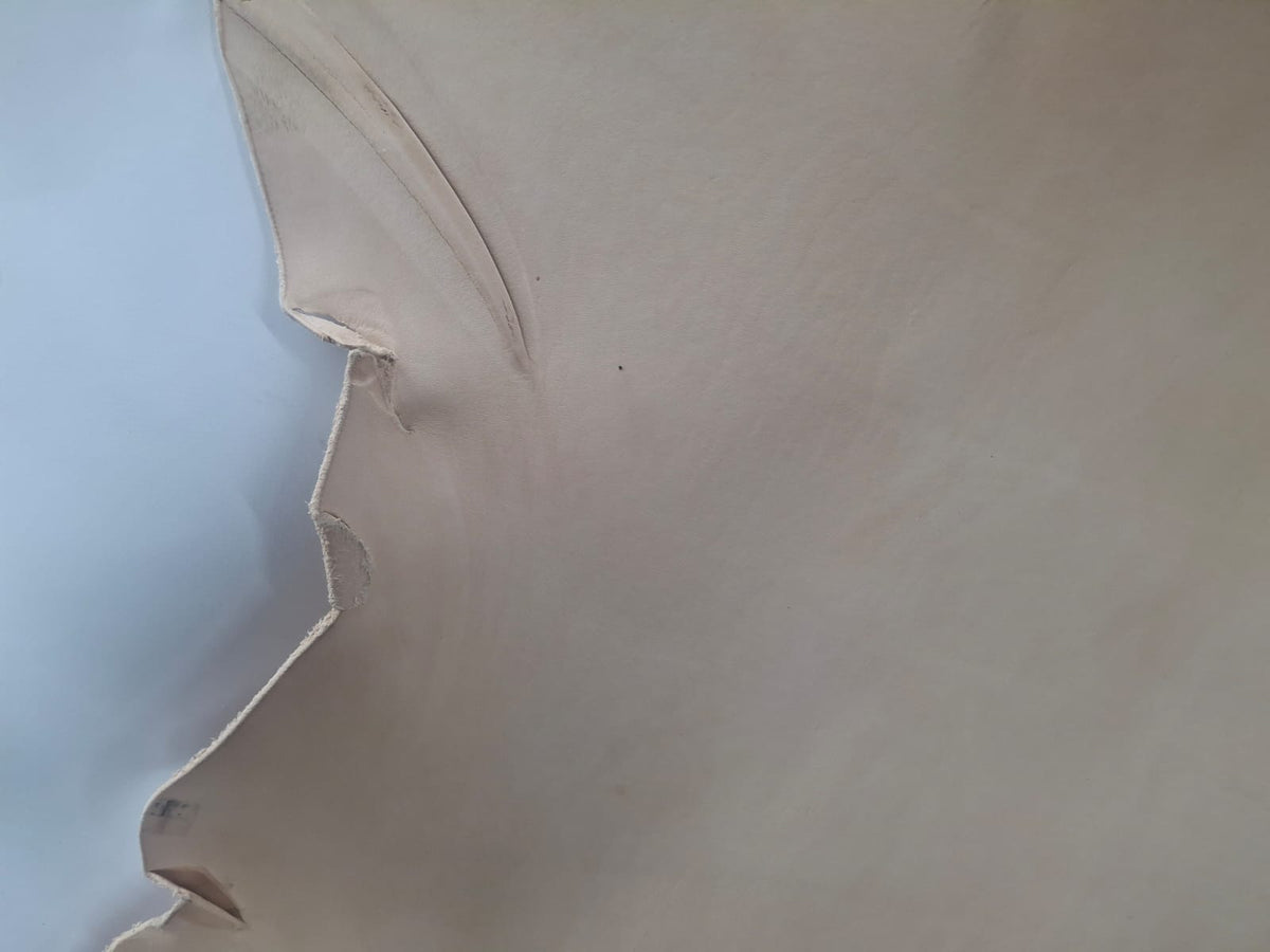 Leather sides veg tan natural 2.5mm-3mm grade 1 per dm