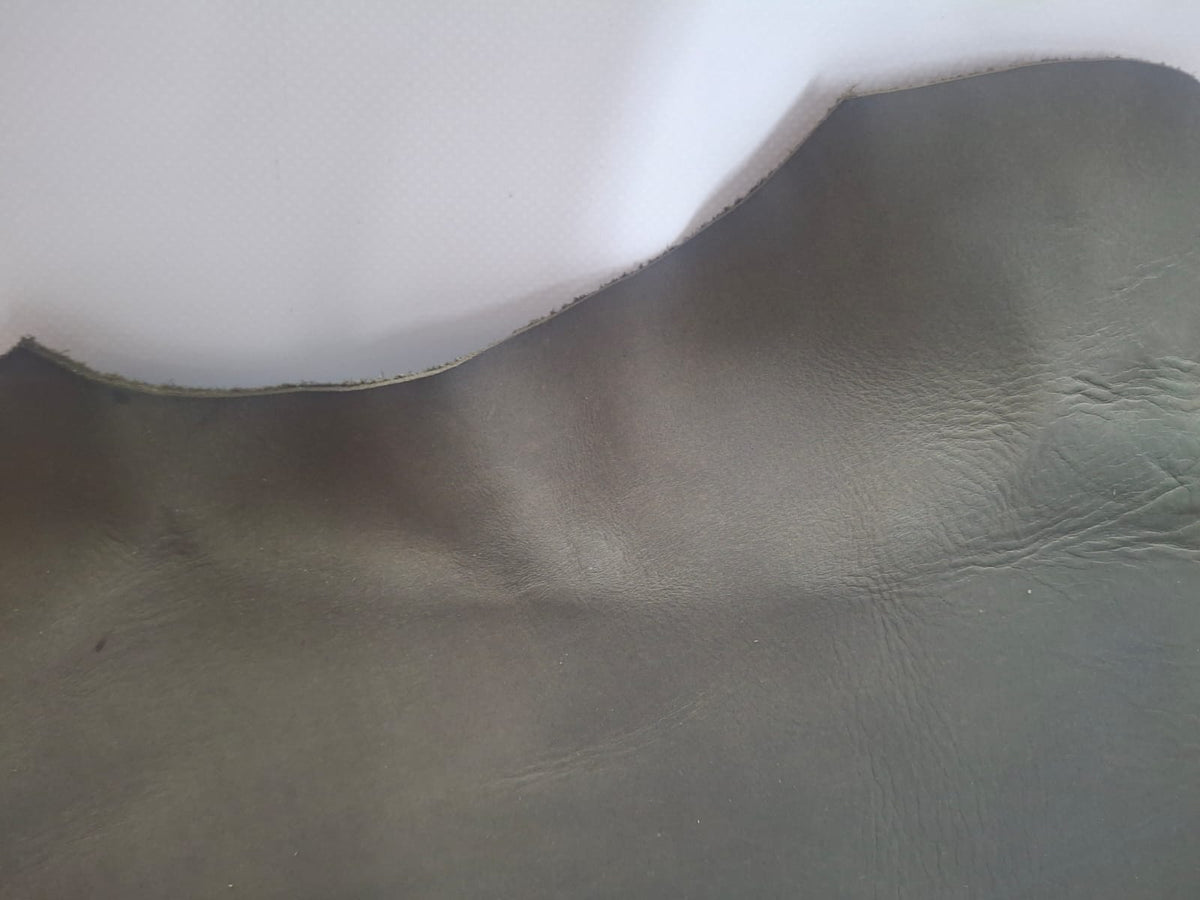 Leather Olive Green Chrome/VEG sides –Through Dyed  1.3 – 2 mm Bagging Leather (±185 dm²)