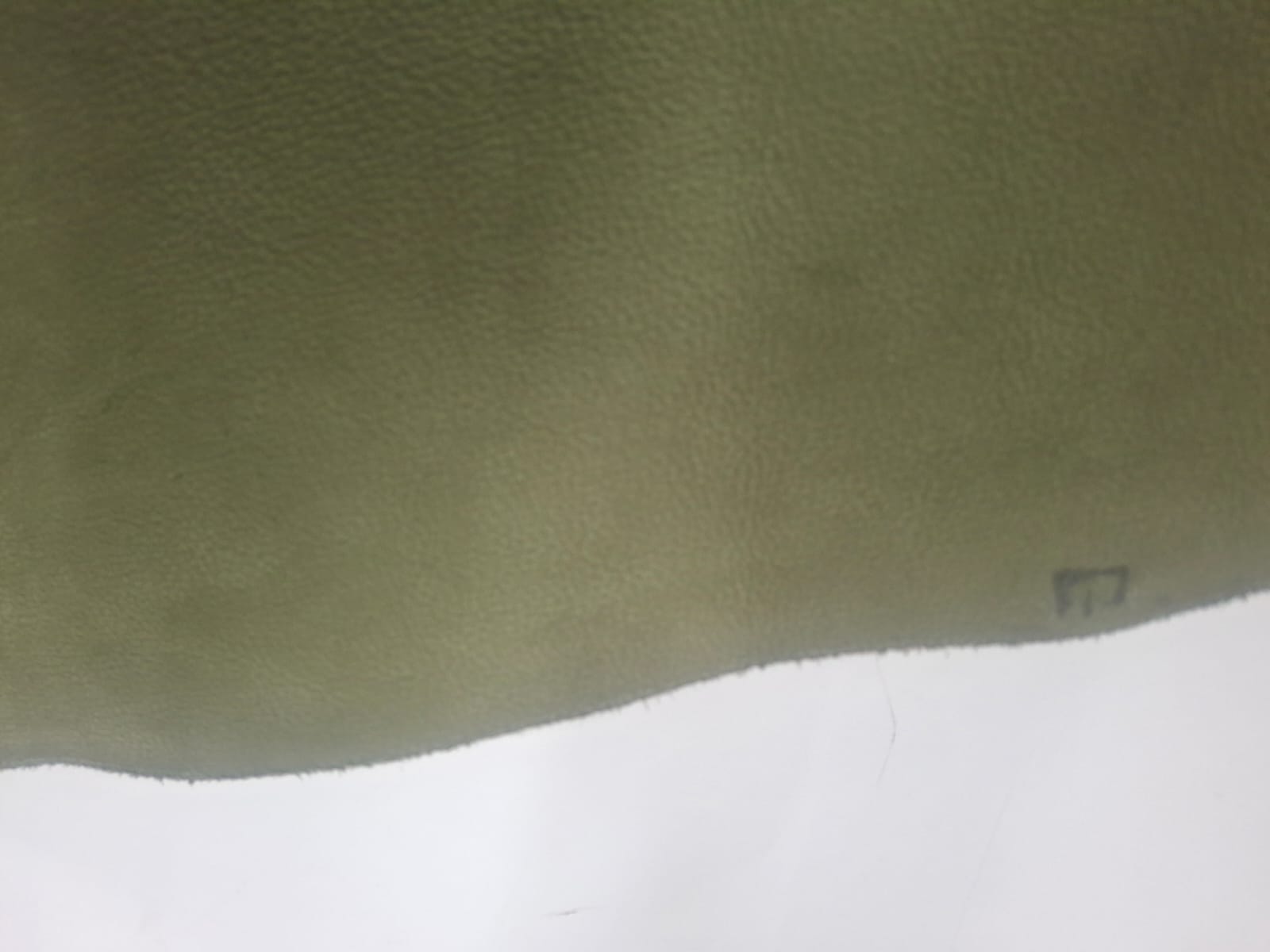 Leather Army Green Chrome/VEG sides –Through Dyed  1.3 – 2 mm Bagging Leather (±185 dm²)