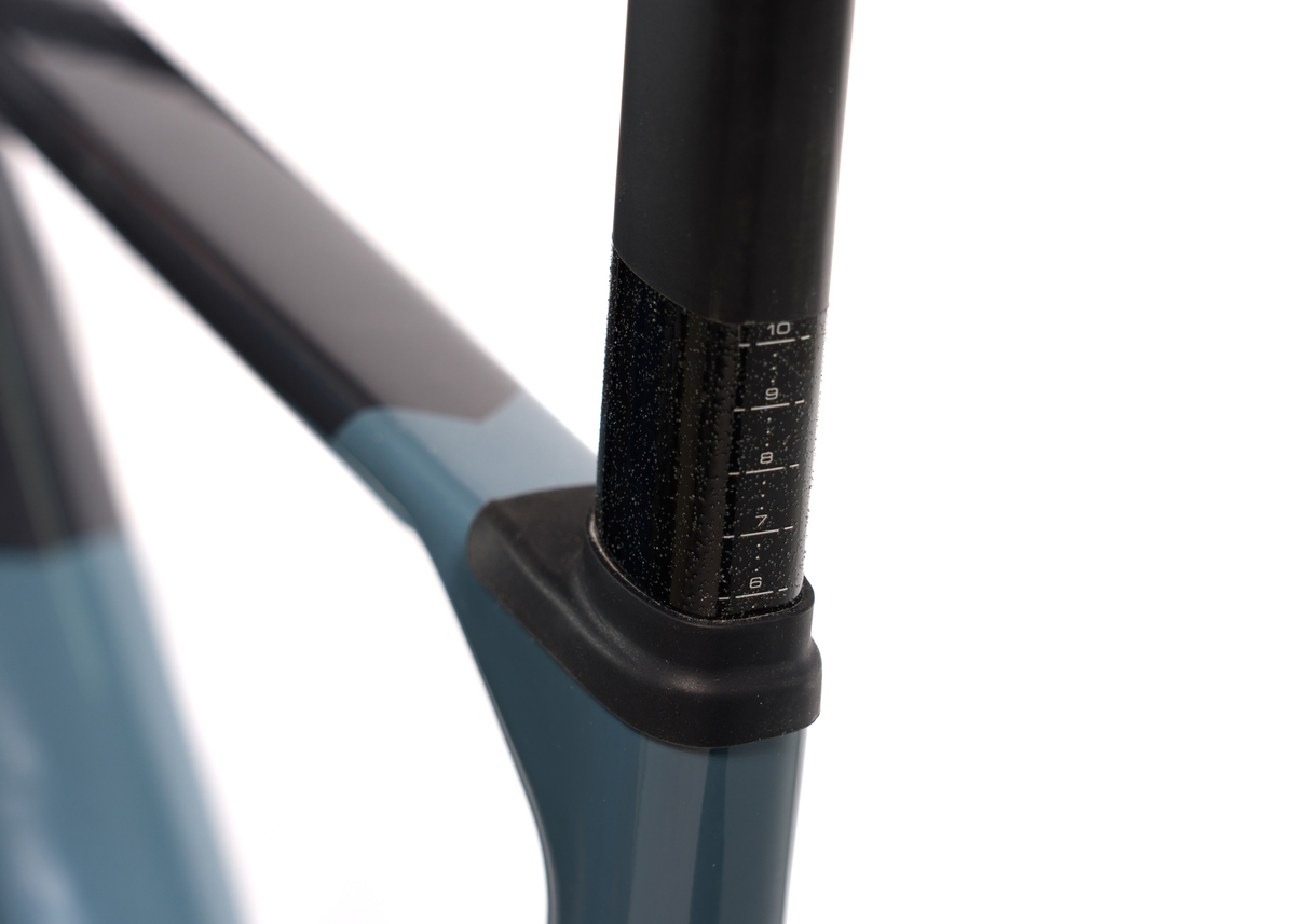 Avalanche Roam Carbon Gravel Bike Grey/Black
