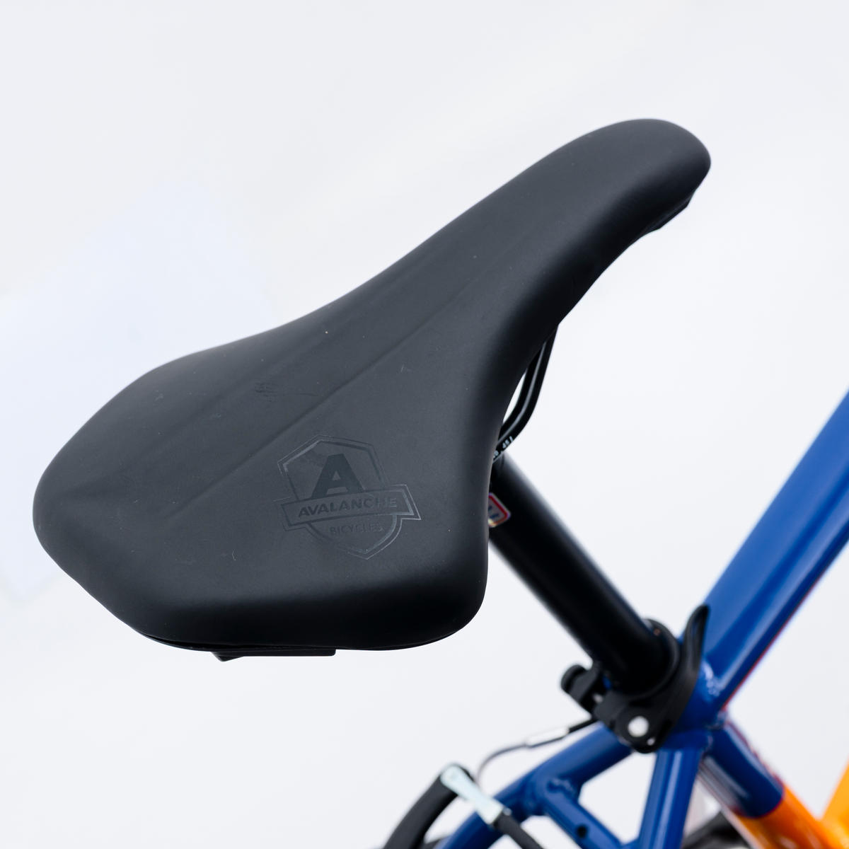 Avalanche Cosmic 24"  Boys Blue/Orange