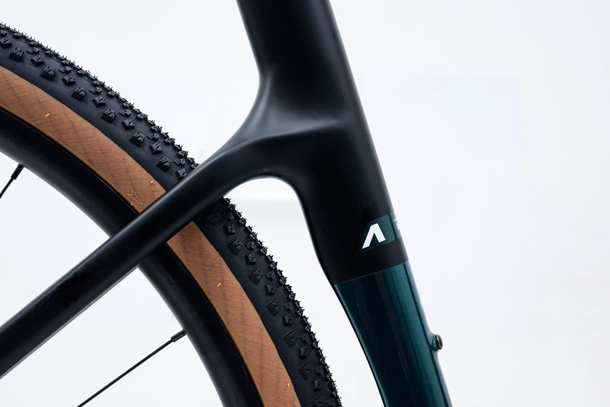 Avalanche ROAM CARBON GRAVEL BIKE BLK/ GREEN
