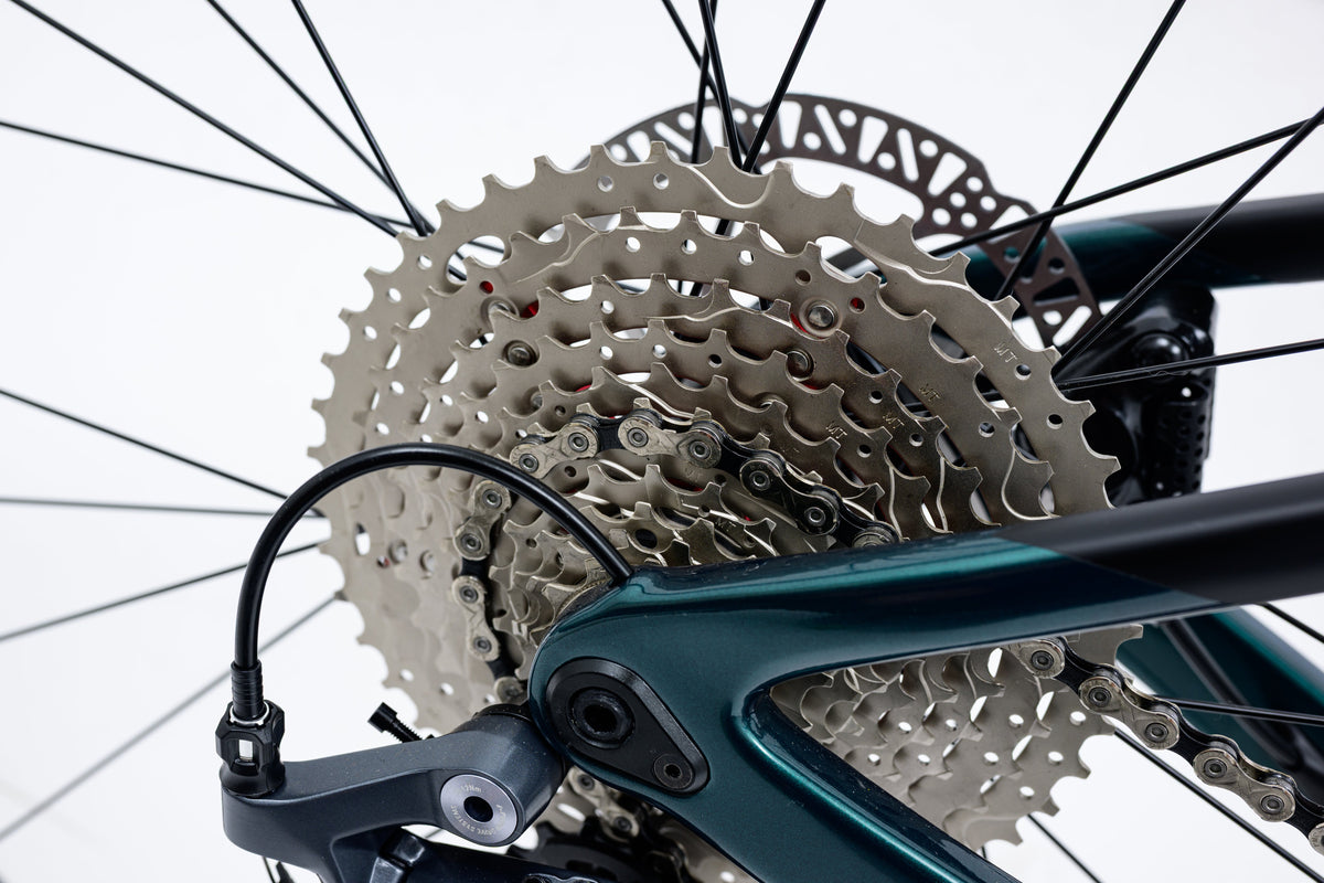 Avalanche ROAM CARBON GRAVEL BIKE BLK/ GREEN