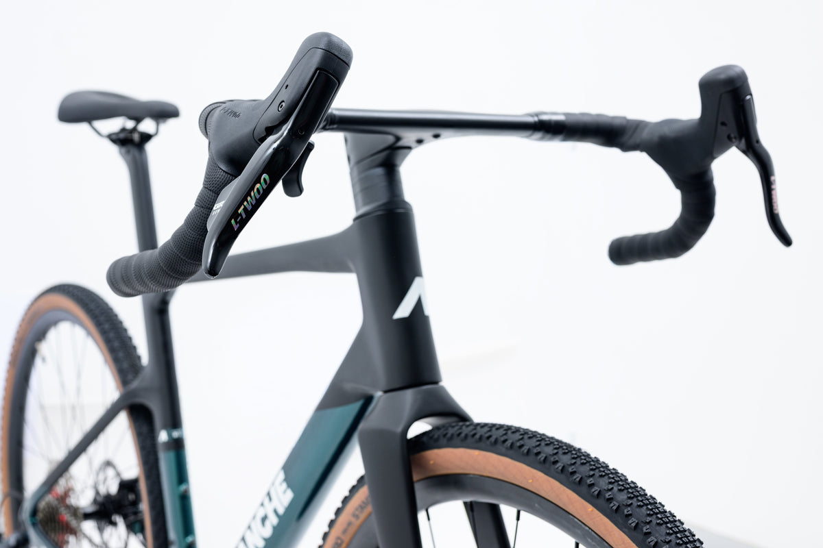 Avalanche ROAM CARBON GRAVEL BIKE BLK/ GREEN